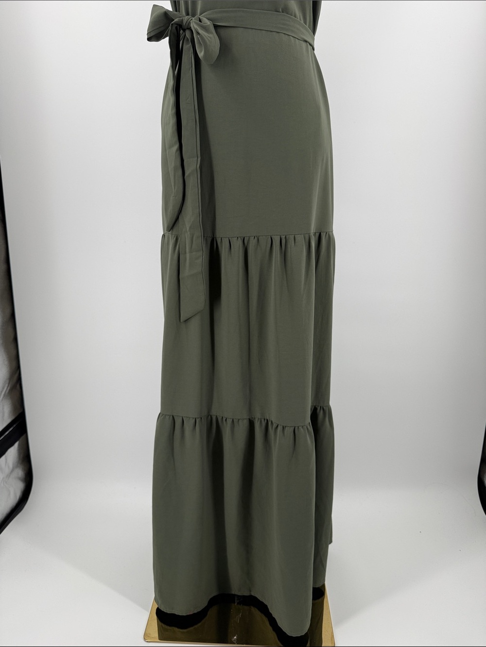 Sleeveless Olive Halter Maxi Dress with Waist Tie - Picture 3 of 9